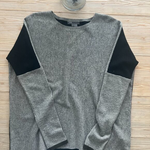 Vince Cashmere Black Colorblock Sweater – Size Small – Classic & Chic - Picture 3 of 6